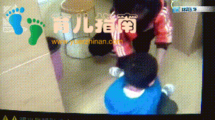 心疼到崩溃！2岁孩子被幼师在监控死角打骂, 妈妈知道已是一周后