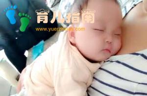 改掉宝宝抱着睡觉的习惯并不难,试着这样做