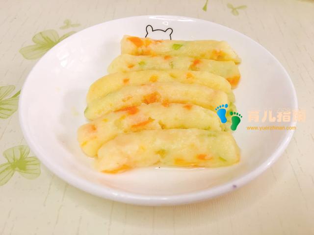 你不允许宝宝用手抓着吃饭,就有可能要追着宝宝喂饭!