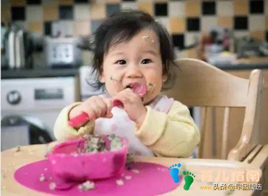 宝宝要多喝水?没长牙只能喝糊糊?别让你的无知,毁了孩子一辈子