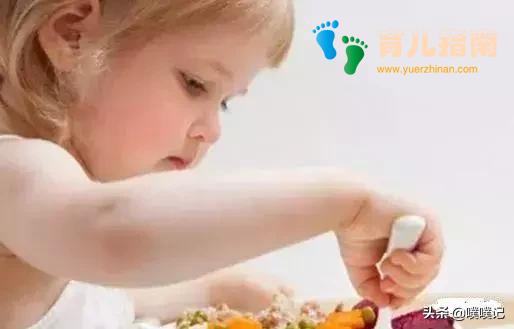 怎么对待孩子吃饭,可能也就会怎么对待孩子的成长