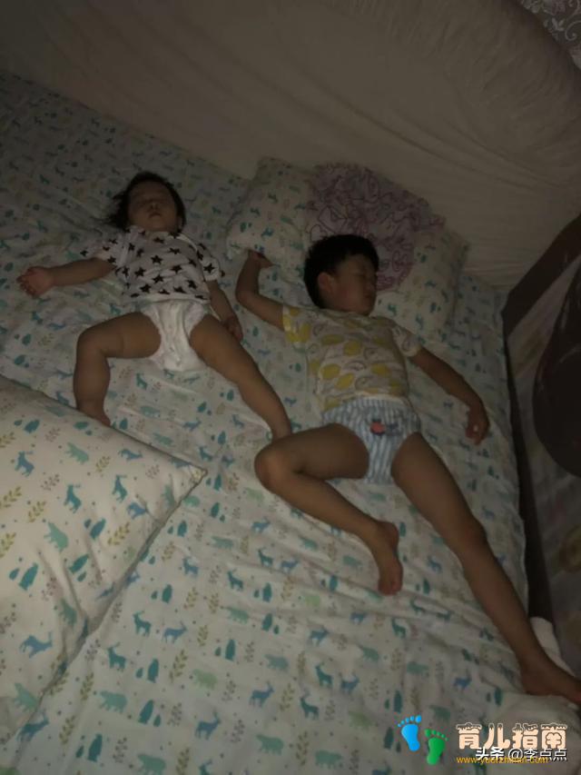 娃们的睡姿,我已经笑到不能自己