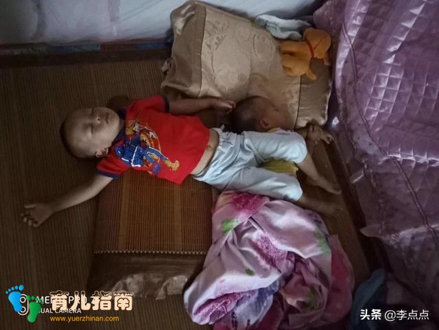 娃们的睡姿,我已经笑到不能自己