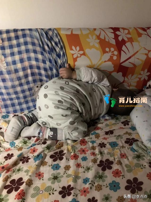 娃们的睡姿,我已经笑到不能自己