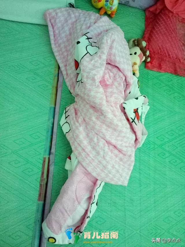 娃们的睡姿,我已经笑到不能自己