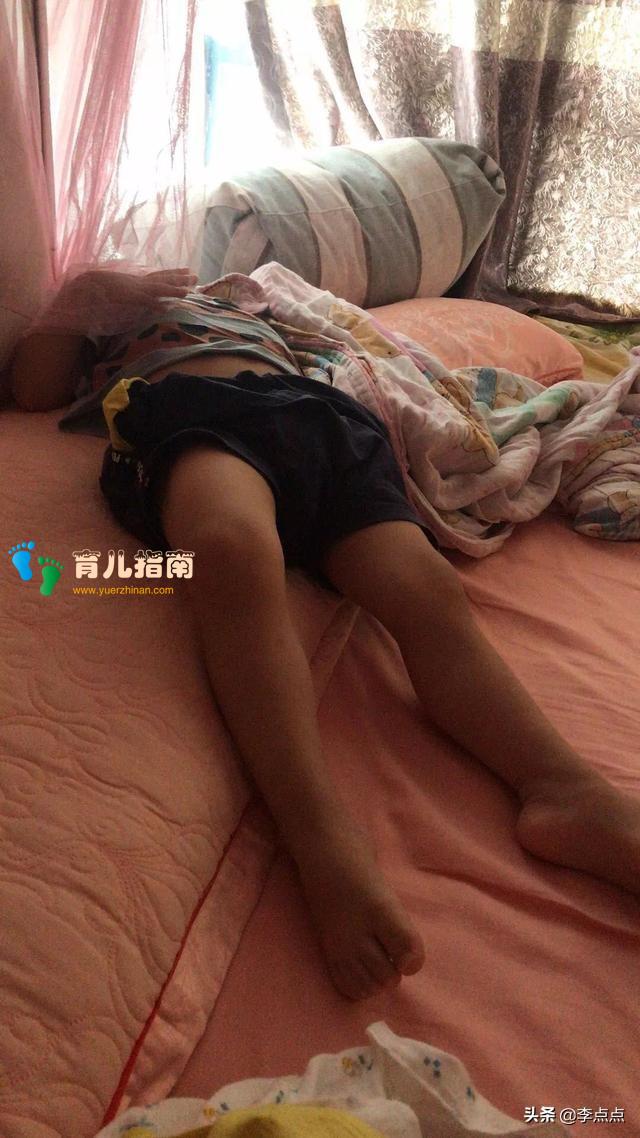 娃们的睡姿,我已经笑到不能自己