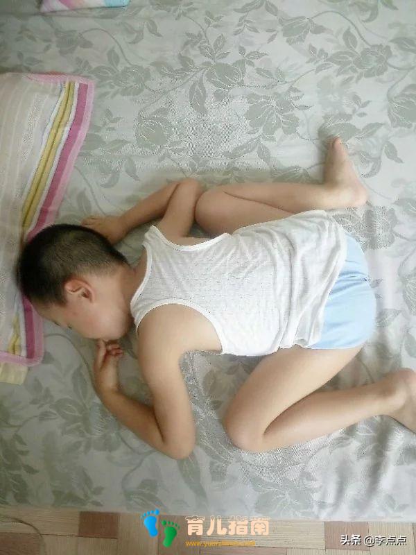 娃们的睡姿,我已经笑到不能自己