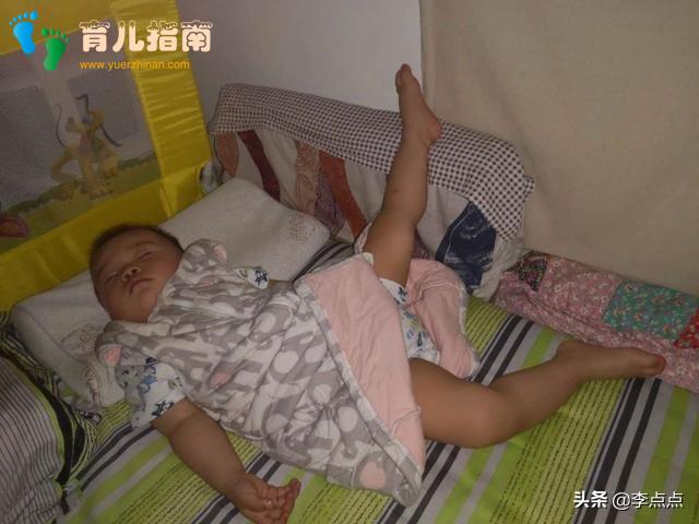 娃们的睡姿,我已经笑到不能自己