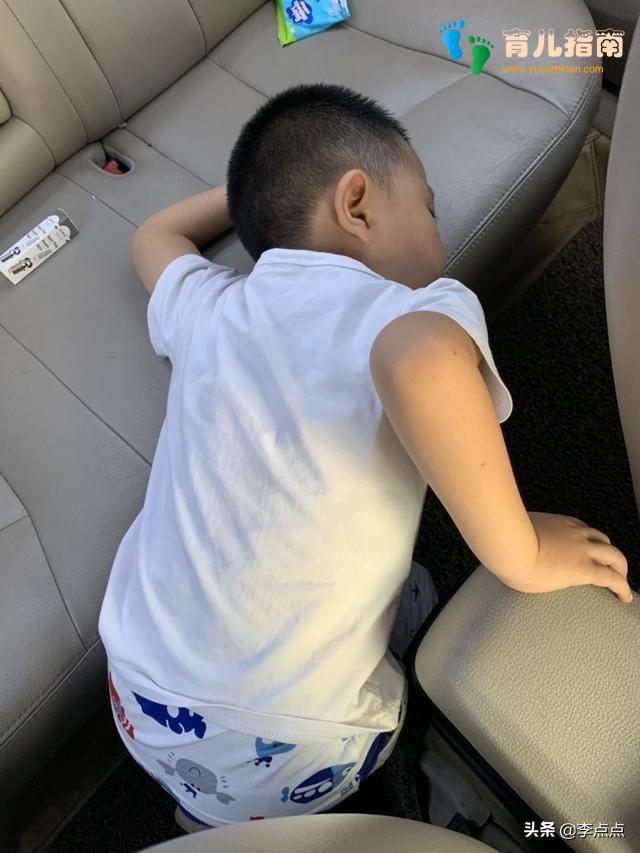 娃们的睡姿,我已经笑到不能自己