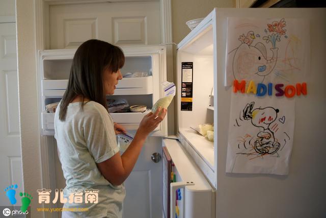 母乳存放不妥当会影响新鲜度,当心产生喂养隐患,妈妈应知晓