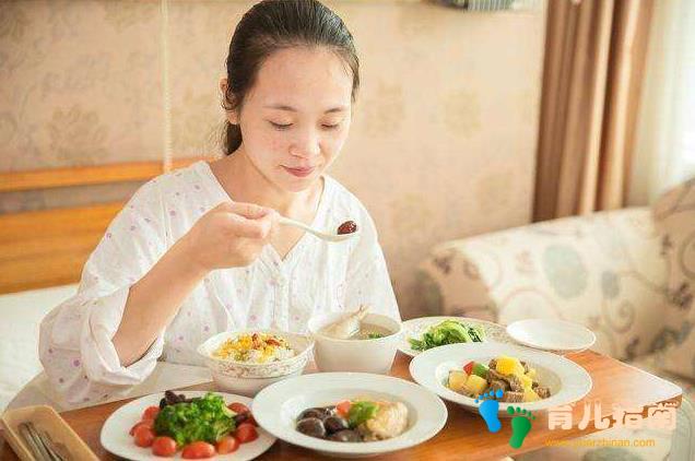 生完孩子后,在医院的3-7天,护理产妇时,要做到这4点