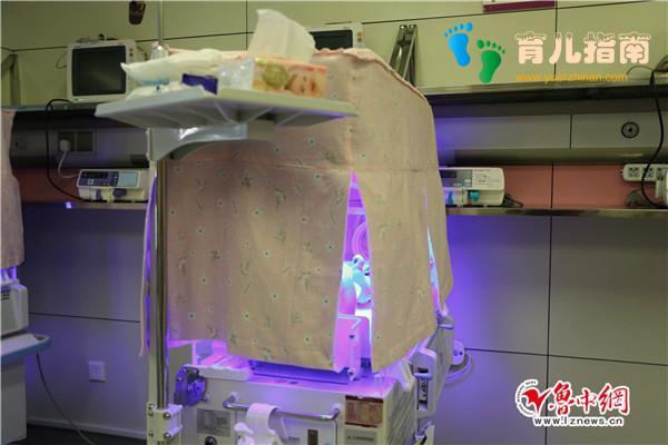 走近新生儿监护室护士:每天洗手消毒近百遍 用爱守护小天使”