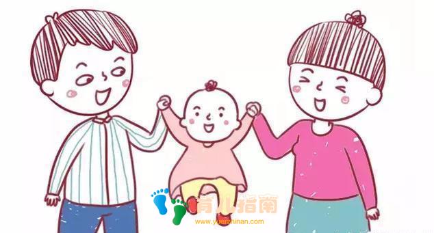 一家三口外出，不同走路方式，反应不同的家庭幸福程度，别不信…