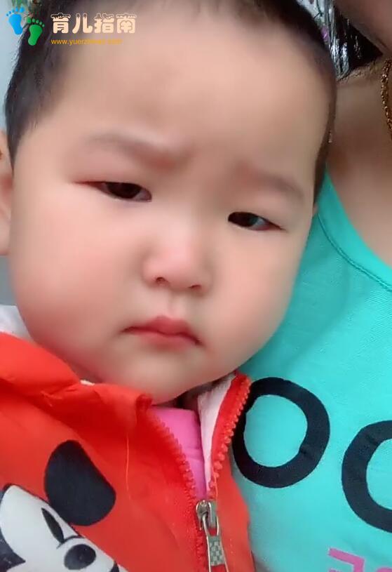 带孩子去超市，妈妈故意空手而归，宝宝的反应都长在笑点”上