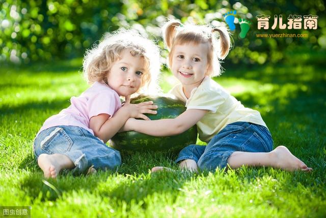 两孩爸妈最常犯的错误，是认为生了小宝，大宝就自动变成大孩子