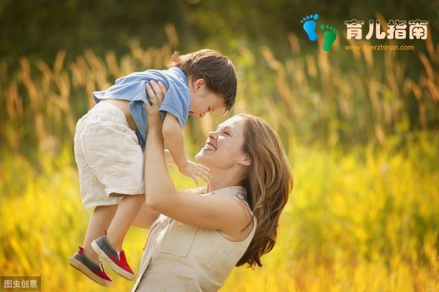 爷爷接孙女放学把自己弄丢,3岁女孩不哭不闹,机智应对