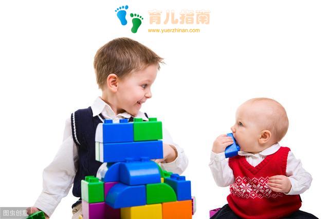 小宝来了,大宝凌乱了,当家有两娃时,家长该怎么做?