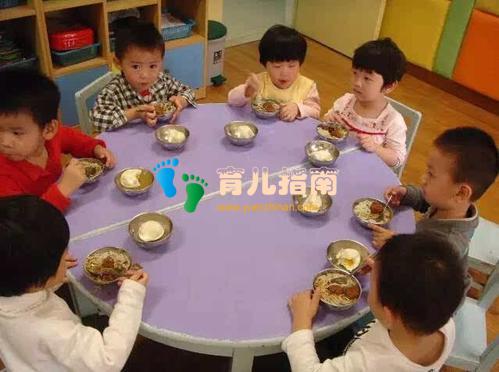 4岁儿子上幼儿园，半个月瘦3斤，妈妈找老师要说法遭打脸”