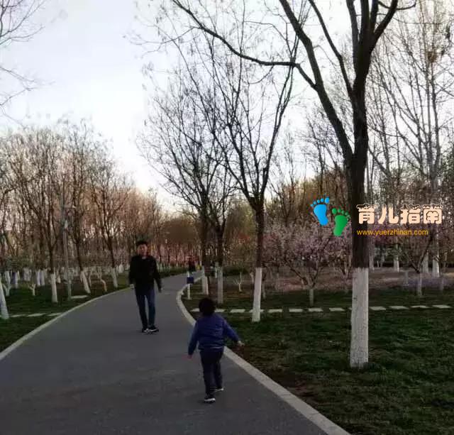 「我不配」——父母哭穷让孩子自我否定