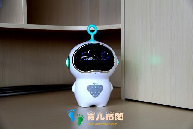 贴心玩伴学习助手！莫维4G儿童机器人陪伴孩子的学习与成长
