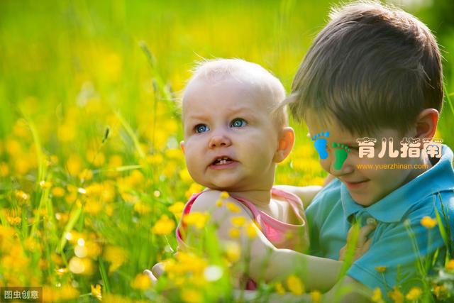 小宝来了,大宝凌乱了,当家有两娃时,家长该怎么做?