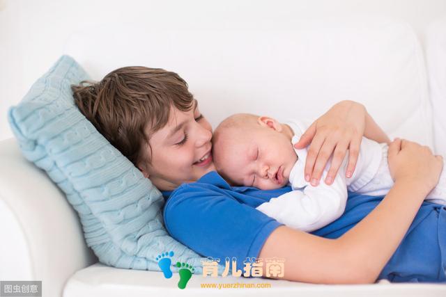 小宝来了,大宝凌乱了,当家有两娃时,家长该怎么做?