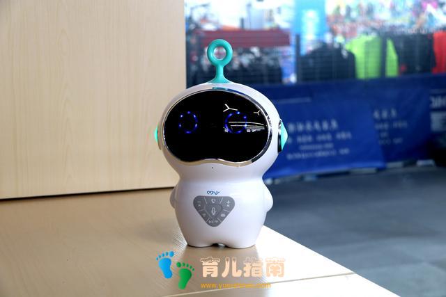 贴心玩伴学习助手！莫维4G儿童机器人陪伴孩子的学习与成长