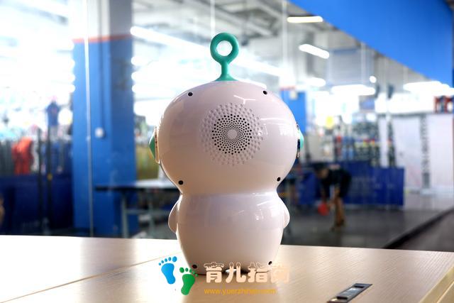 贴心玩伴学习助手！莫维4G儿童机器人陪伴孩子的学习与成长