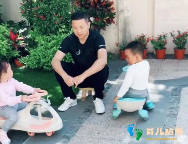 偏心奶爸”带娃火了, 这就是传说中的没事疼女儿, 保儿子