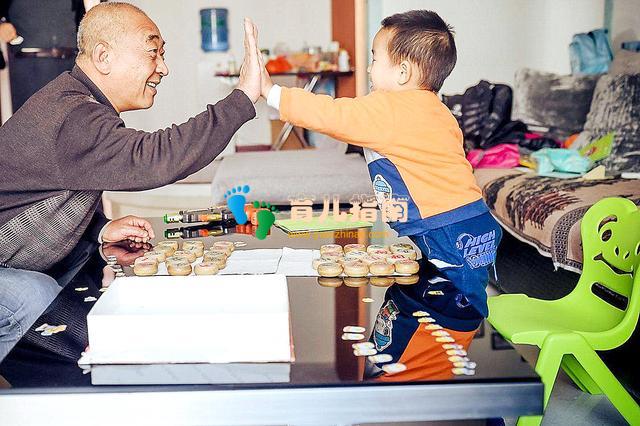 除了啃老”,这种用隔辈啃老”的方式更伤人,你中招了吗?