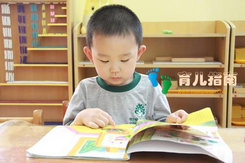 2岁宝宝走不动路,皆因奶奶的小癖好”,妈妈含泪带娃看医生