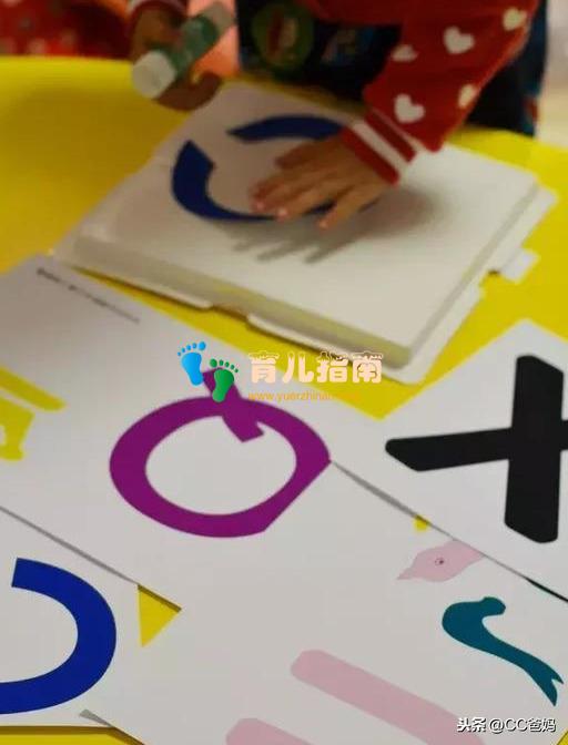 努力给娃耳濡目染、寓教于乐的侵入式教育,才是真正的赢在起跑线