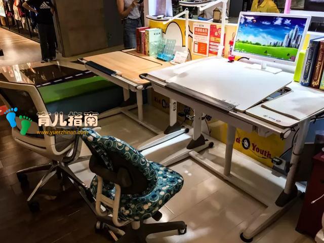 测评丨市面上带功能的儿童书桌椅,这样选才能不被收智商税”