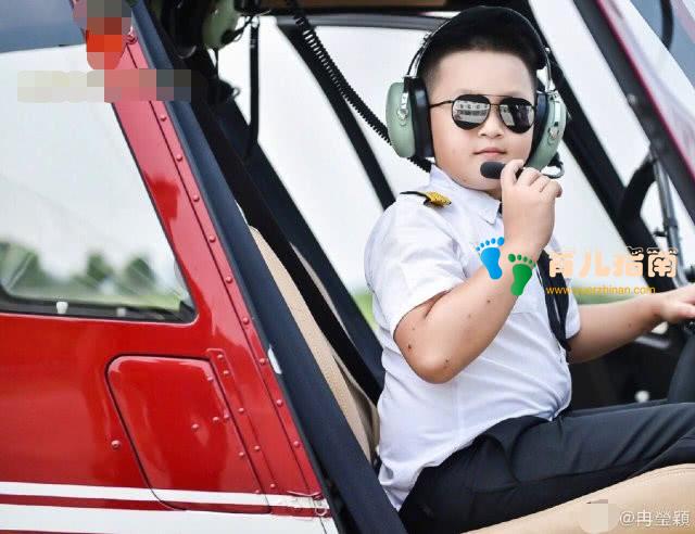 冉莹颖晒儿子军训生活照,兄弟俩变化大穿军装站军姿一个比一个帅