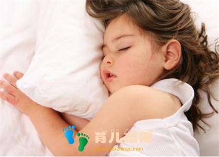 多大才让孩子分房睡，这就是美国与中国教育差别。