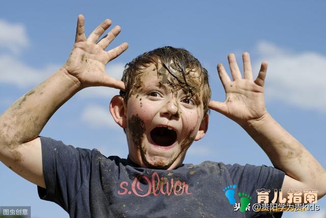 天真烂漫是孩子的天性，通常爱发号施令的孩子并不是坏孩子”