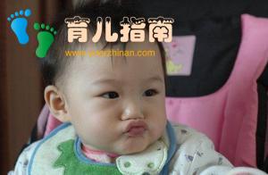 2岁女儿总嘟嘟嘴，宝妈觉得可爱，奶奶掰开一看直奔医院