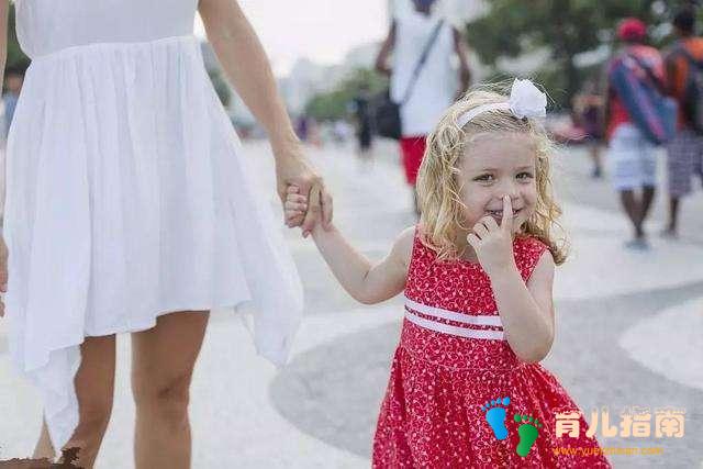 3岁后，孩子有这些小怪癖”，父母必须给纠正，不是好习惯