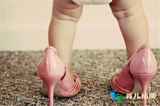 帮娃选鞋有门道?腿型不正多半与鞋子有关,宝妈定要小心仔细