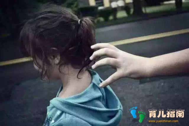 人贩子太可怕!女儿被拐走两小时,找到后差点认不出