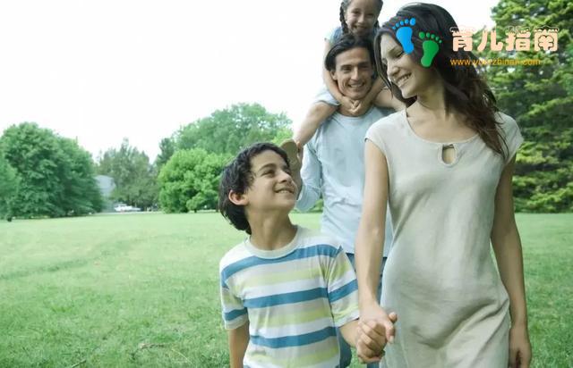 最好的亲子关系,无非是孩子在闹,父母在笑”