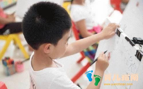 3个妈妈一起给孩子报兴趣班，态度不同，孩子的未来也不同