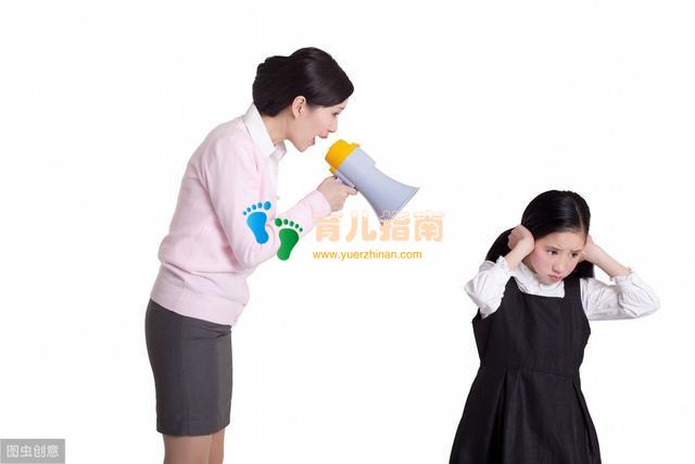 5岁熊孩子在电梯蹦蹦跳跳，妈妈：孩子小不懂事，被00后反呛