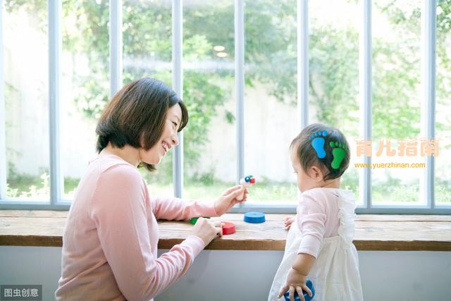 5岁熊孩子在电梯蹦蹦跳跳，妈妈：孩子小不懂事，被00后反呛