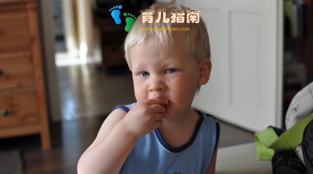 以为孩子偷偷摸摸恰独食”，找来一问，被萌翻了一脸