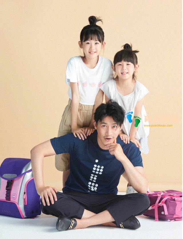 陆毅带妻女合体拍大片,不懂亲子装搭配的赶紧get,两女儿真会拍