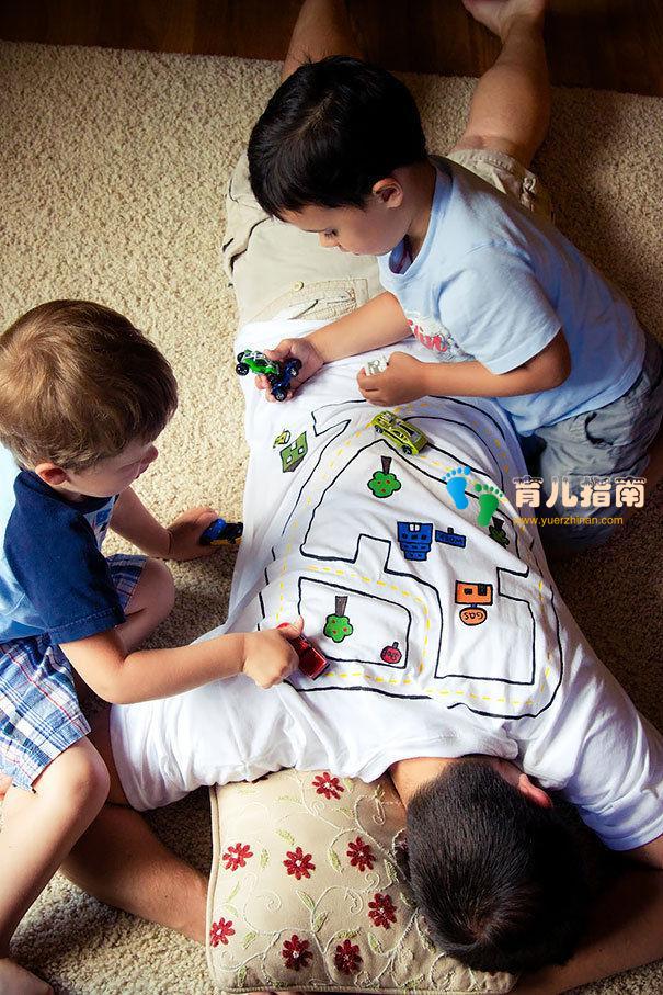 把孩子交给孩子爸带之后，整个画风都变了，网友：妈妈看后都笑了