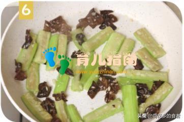 天气渐凉,给孩子做一份辣炒丝瓜,营养开胃,孩子多吃一碗饭