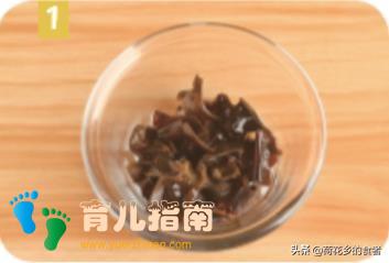 天气渐凉,给孩子做一份辣炒丝瓜,营养开胃,孩子多吃一碗饭