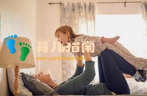 在家山大王”出门小绵羊”，面对两面派的孩子，爸妈如何引导